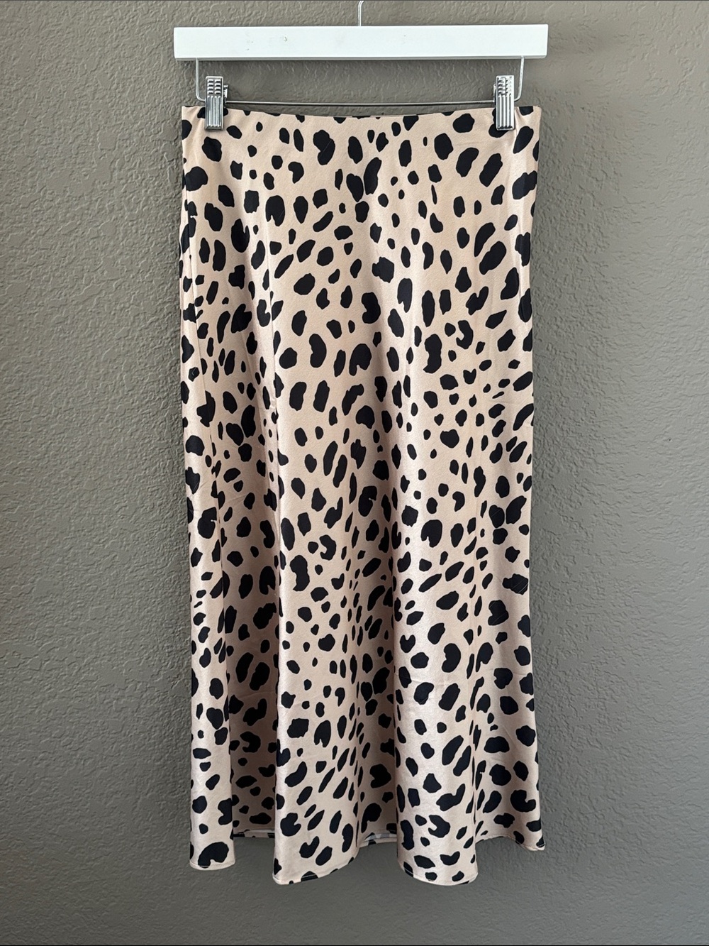 essue Beige and Black Leopard Satin Midi Skirt